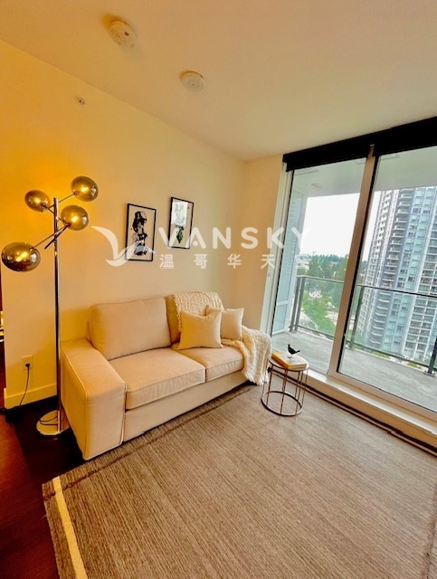 260804091143_s-livingroom F.jpg